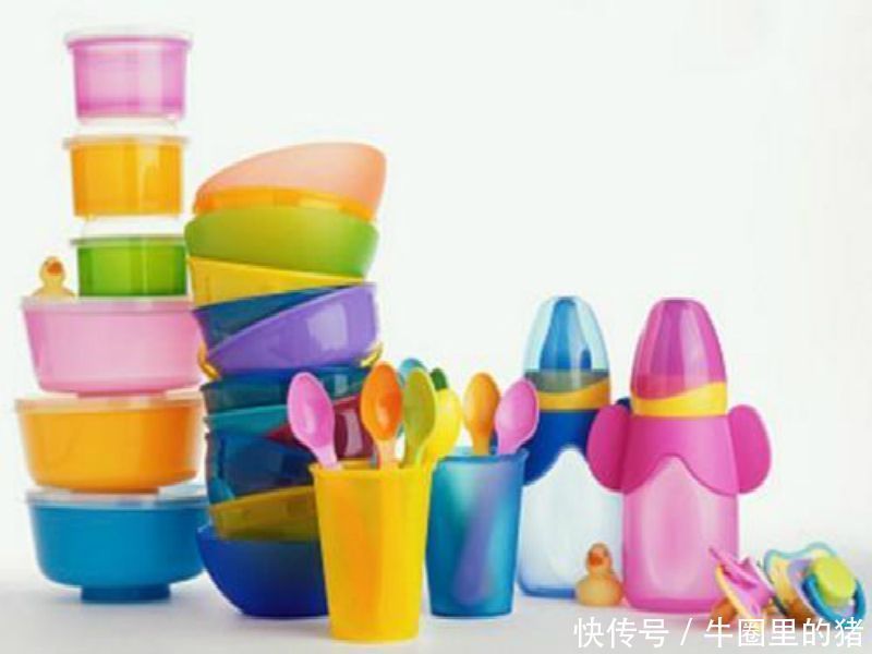 塑料饭盒致8岁娃性早熟水杯、保鲜膜等塑料制品安全吗？雷竞技RAYBET